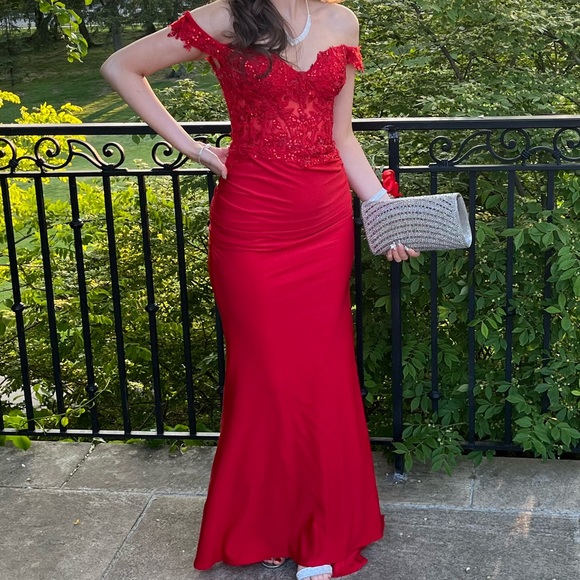 red off the shoulder lace corset top prom dress - Picture 1 of 3